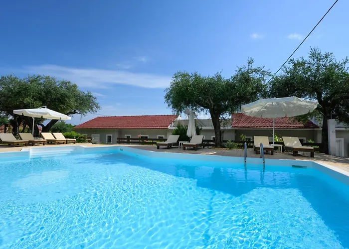 Olive Grove Poolside 3*