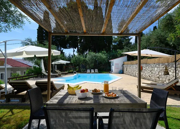 Olive Grove Poolside Бенитсес