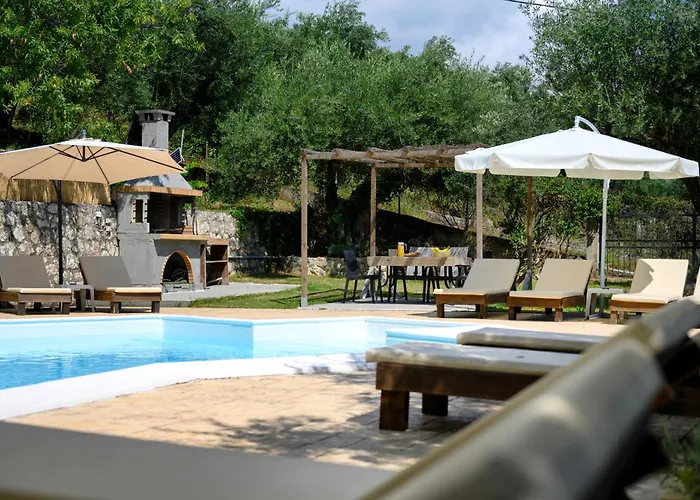 Апарт-отель Olive Grove Poolside Бенитсес