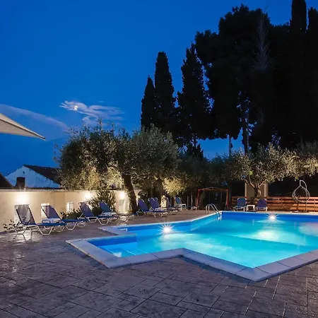 Olive Grove Poolside * Benitses (Corfu)