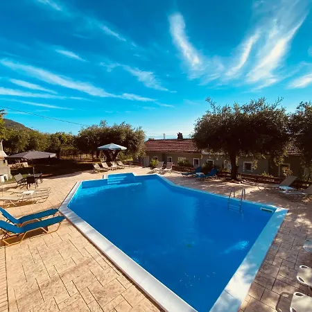 Olive Grove Poolside * Benitses (Corfu)