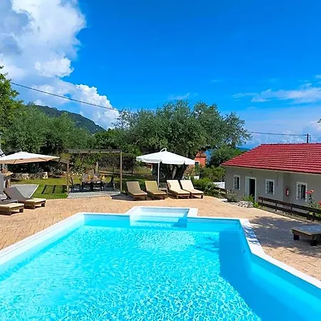 Aparthotel Olive Grove Poolside 4*