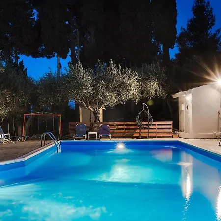 Appart hôtel Olive Grove Poolside